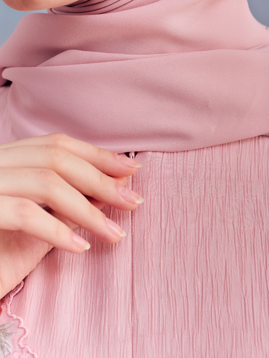 Najlaa Woven Embroidered