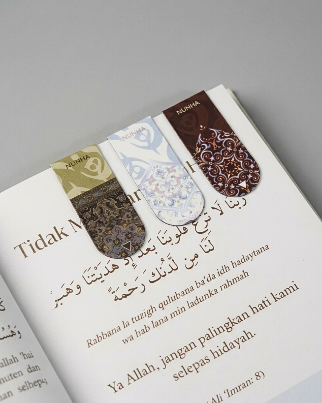 Magnetic Bookmark Nunha