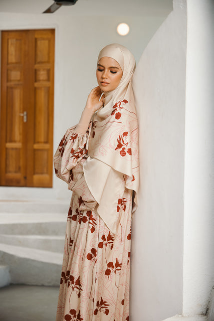 Abaya Yasmeen